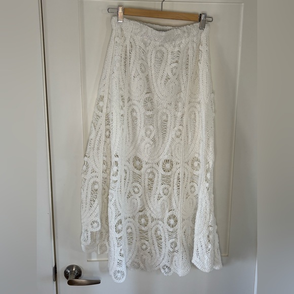 Crochet white boho chic asymmetrical midi skirt Elegant & Feminine (S/M) - Picture 4 of 10
